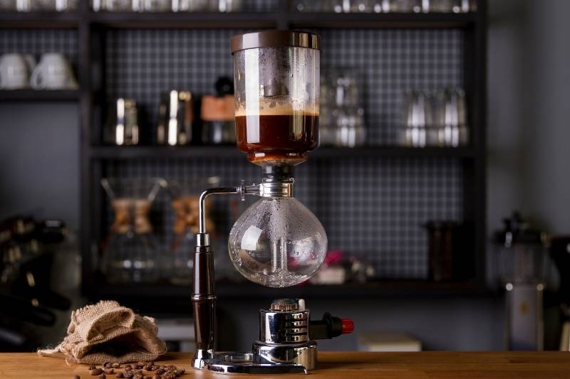 How To Use a Siphon Coffee Maker Brew Like a Pro