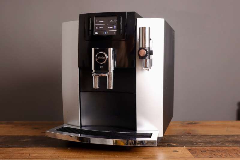 Jura E8 Superautomatic Machine