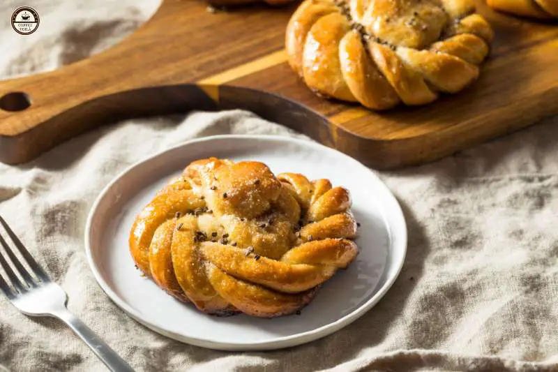 Cardamom Buns