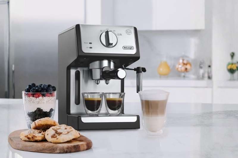 De'Longhi 15-Bar Pump Espresso Machine
