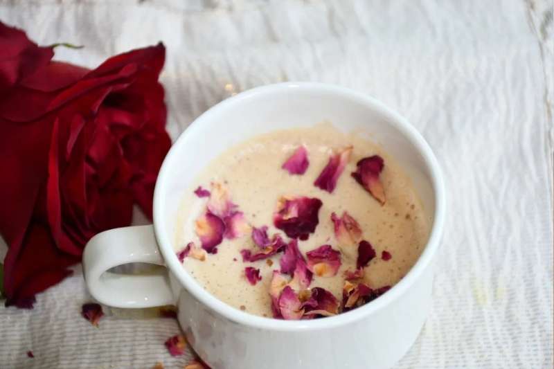 Iced Vanilla Rose Latte