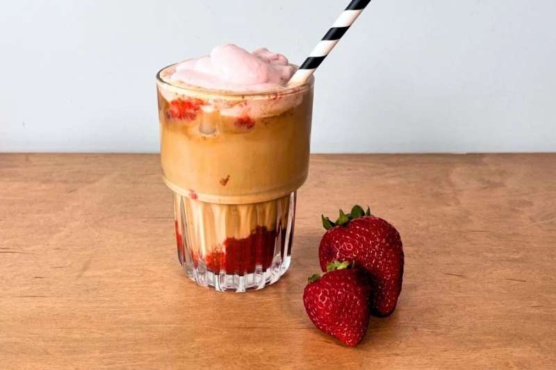 Strawberry Iced Latte